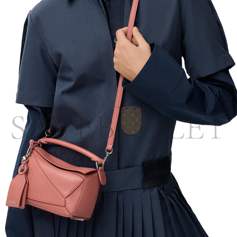 LOEWE MINI FEATHERLIGHT PUZZLE BAG IN NAPPA LAMBSKIN A510PLIX04 (17.5*12.5*7.5cm)